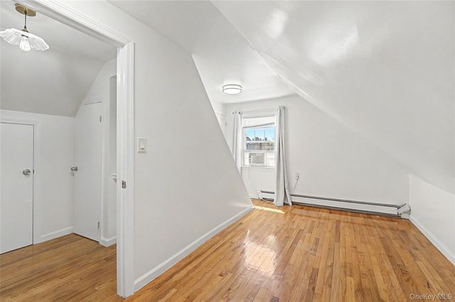 545 7th Avenue, New Hyde Park, NY 11040