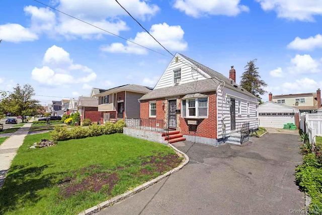 545 7th Avenue, New Hyde Park, NY 11040