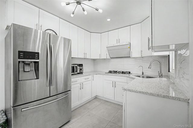 545 7th Avenue, New Hyde Park, NY 11040