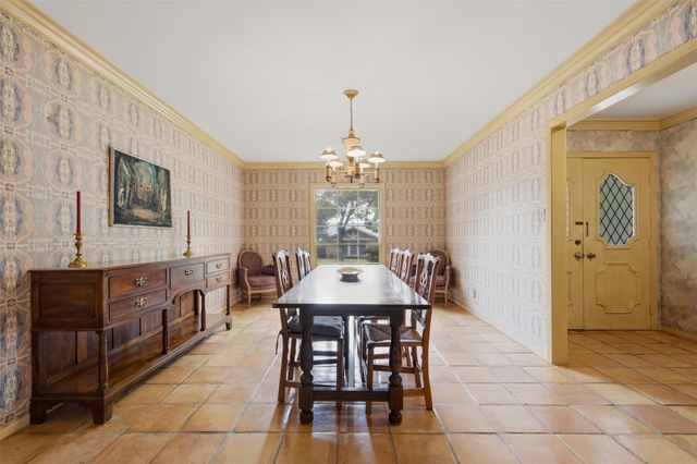 4202 Farhills DR, Austin, TX 78731