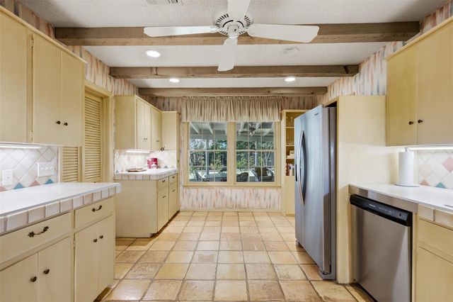 4202 Farhills DR, Austin, TX 78731