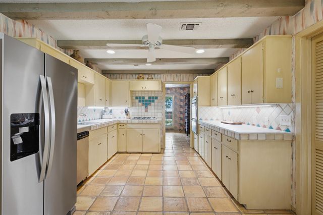 4202 Farhills DR, Austin, TX 78731