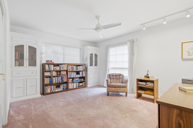 4202 Farhills DR, Austin, TX 78731