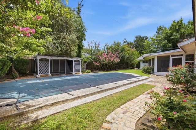 4202 Farhills DR, Austin, TX 78731