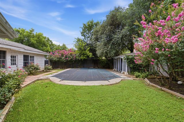 4202 Farhills DR, Austin, TX 78731