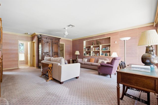 4202 Farhills DR, Austin, TX 78731