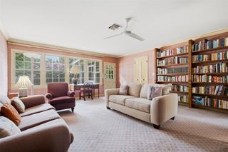 4202 Farhills DR, Austin, TX 78731