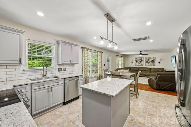127 Elrosa Road, Mooresville, NC 28115