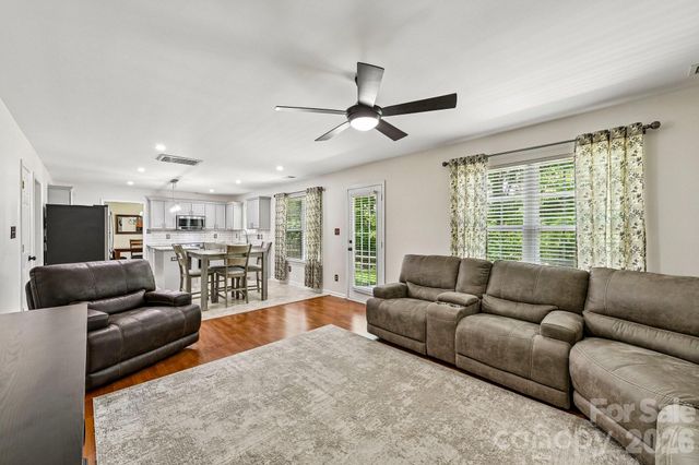 127 Elrosa Road, Mooresville, NC 28115
