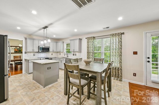 127 Elrosa Road, Mooresville, NC 28115