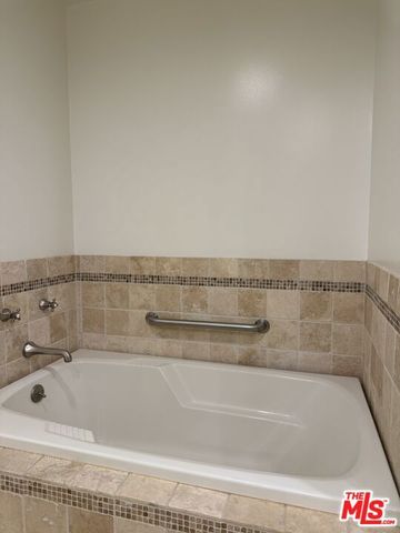 137 S Spalding Drive 202, Beverly Hills, CA 90212