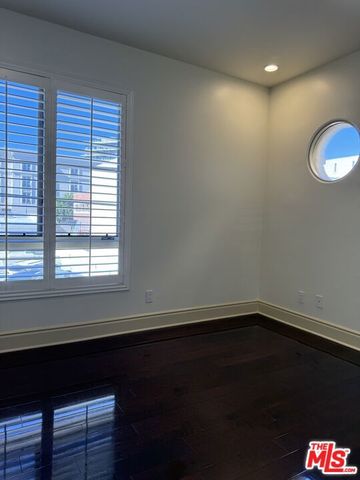 137 S Spalding Drive 202, Beverly Hills, CA 90212