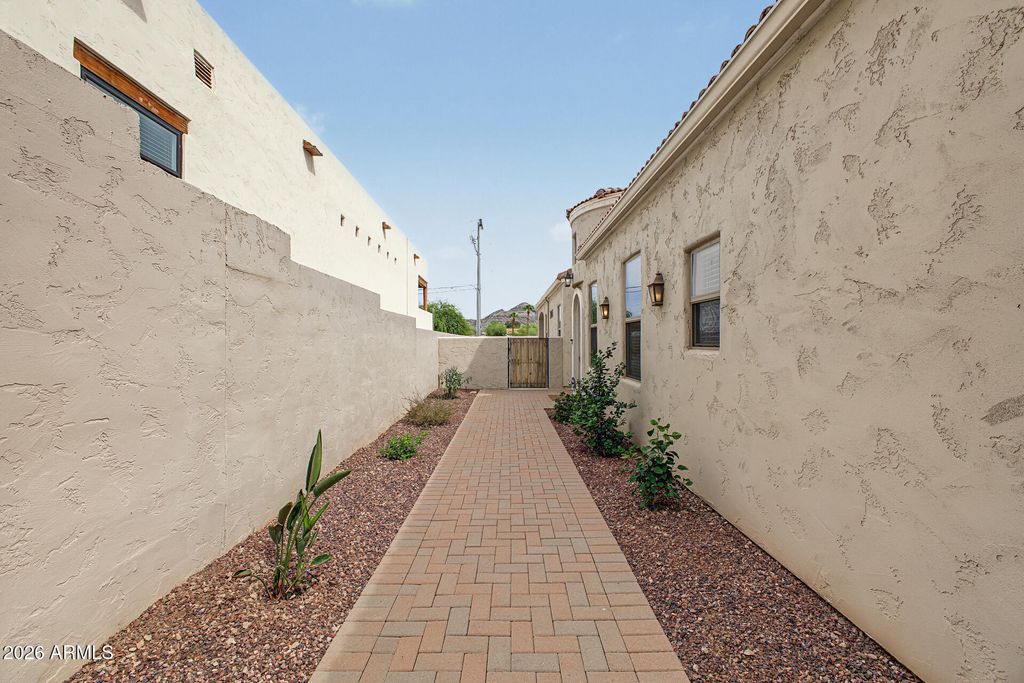 8163 N 13TH Way, Phoenix, AZ 85020 — photo 5