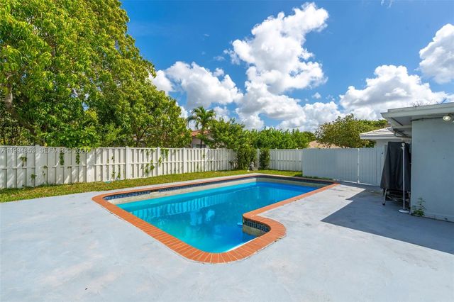 3206 NW 89th Ter, Coral Springs, FL 33065