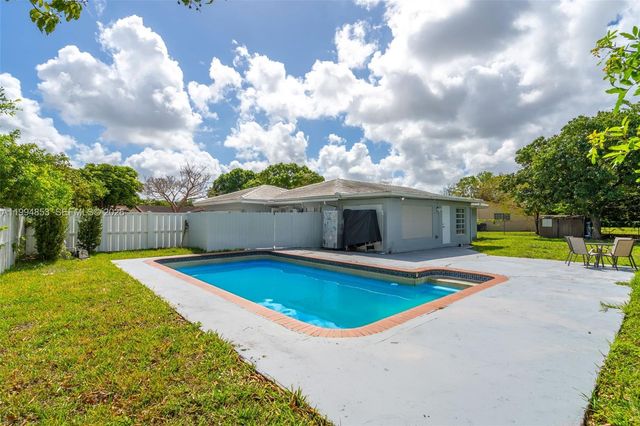 3206 NW 89th Ter, Coral Springs, FL 33065