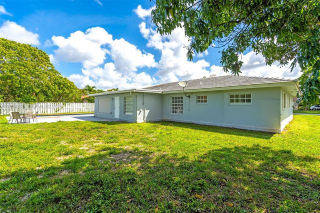 3206 NW 89th Ter, Coral Springs, FL 33065