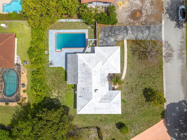 3206 NW 89th Ter, Coral Springs, FL 33065