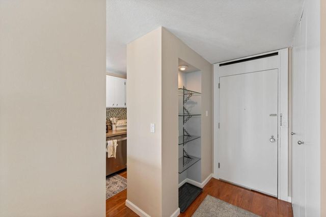 19 S 1st Street B1503, Minneapolis, MN 55401