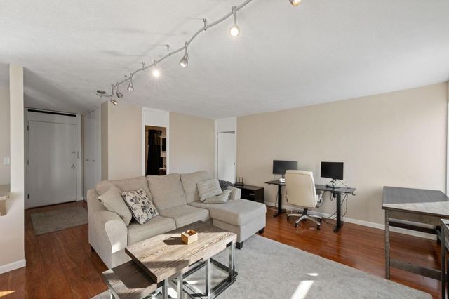 19 S 1st Street B1503, Minneapolis, MN 55401