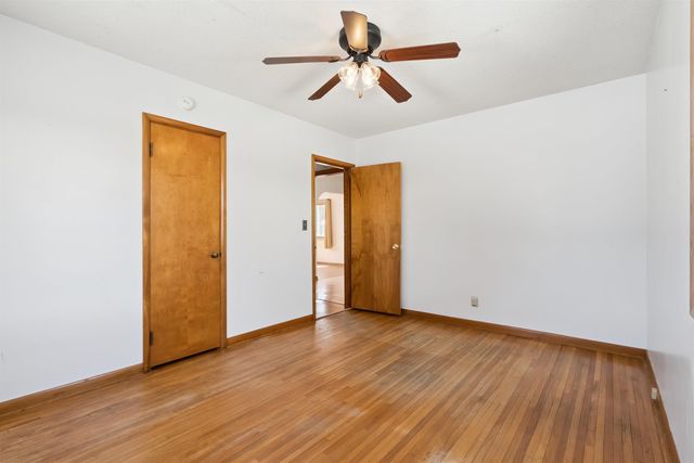 214 9th Street, Aplington, IA 50604