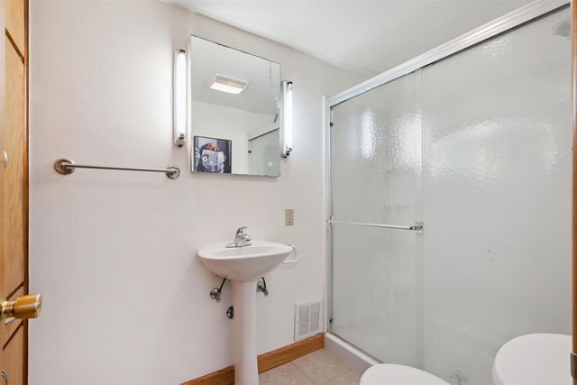 214 9th Street, Aplington, IA 50604