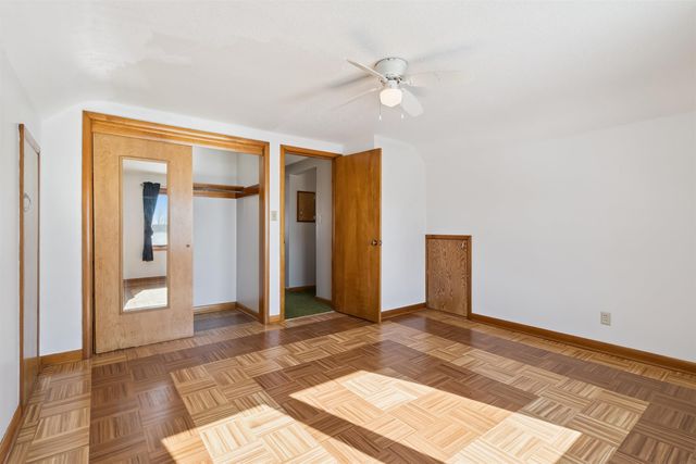 214 9th Street, Aplington, IA 50604