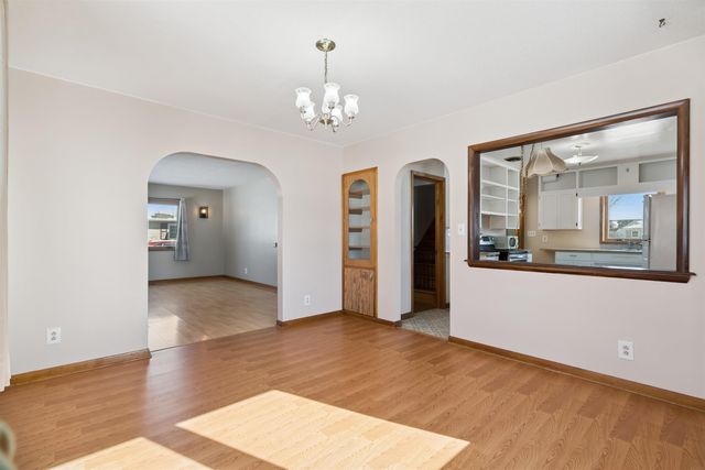 214 9th Street, Aplington, IA 50604