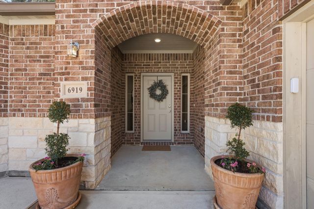 6919 Hayden Drive, Magnolia, TX 77354
