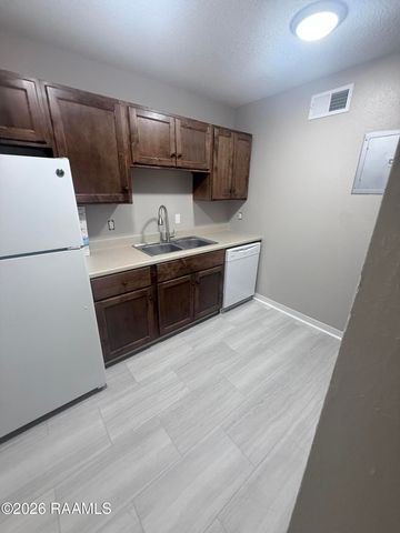 200 High Meadows Boulevard 204, Lafayette, LA 70507