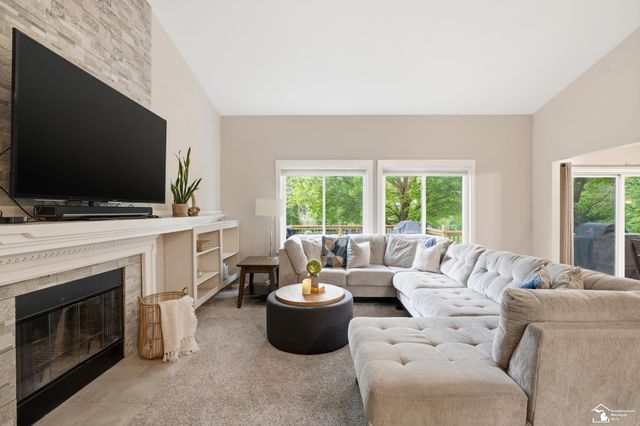 8437 Parkridge Drive, Dexter, MI 48130