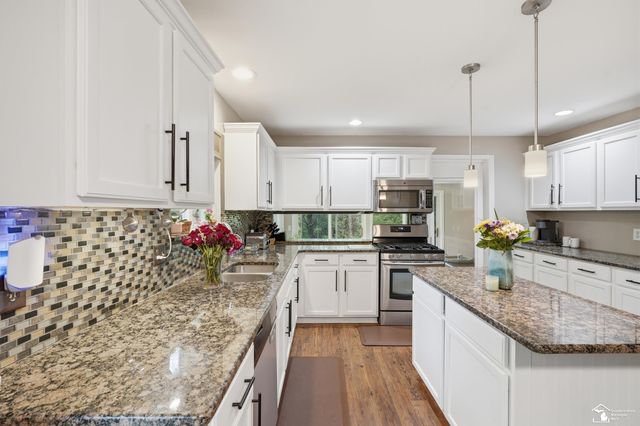 8437 Parkridge Drive, Dexter, MI 48130