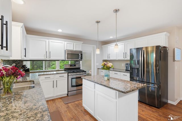 8437 Parkridge Drive, Dexter, MI 48130