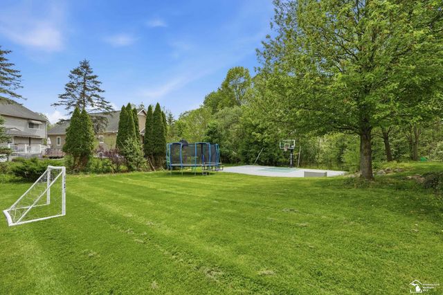 8437 Parkridge Drive, Dexter, MI 48130