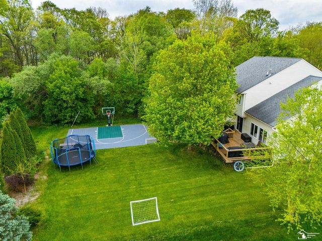 8437 Parkridge Drive, Dexter, MI 48130