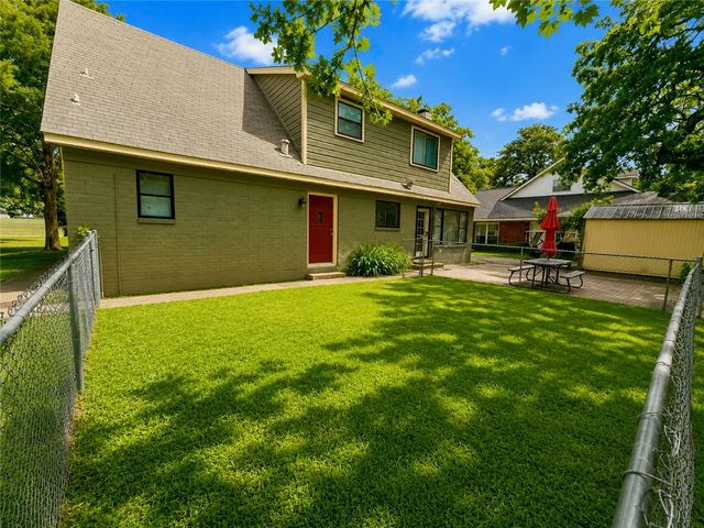 42 Golfview Drive, Hilltop Lakes, TX 77871