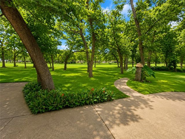 42 Golfview Drive, Hilltop Lakes, TX 77871
