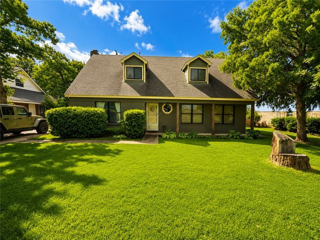 42 Golfview Drive, Hilltop Lakes, TX 77871