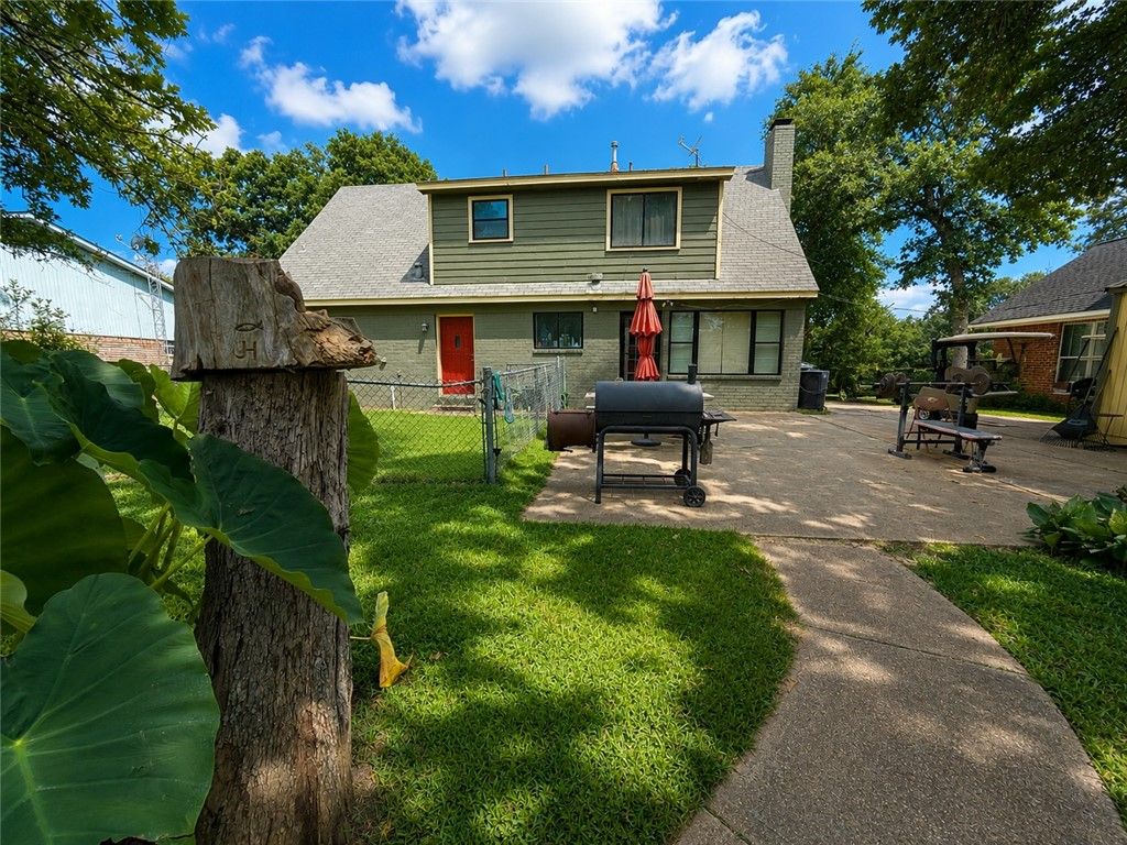 42 Golfview Drive, Hilltop Lakes, TX 77871 — photo 2