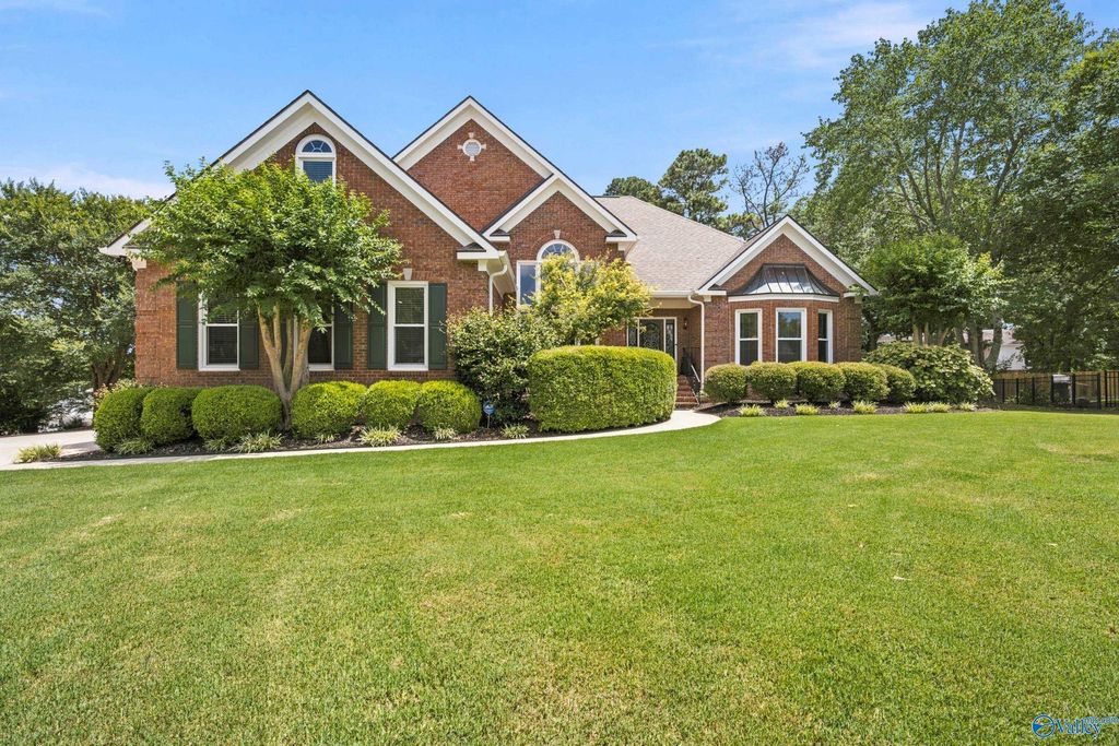 903 Whispering Pines Trail SW, Decatur, AL 35603