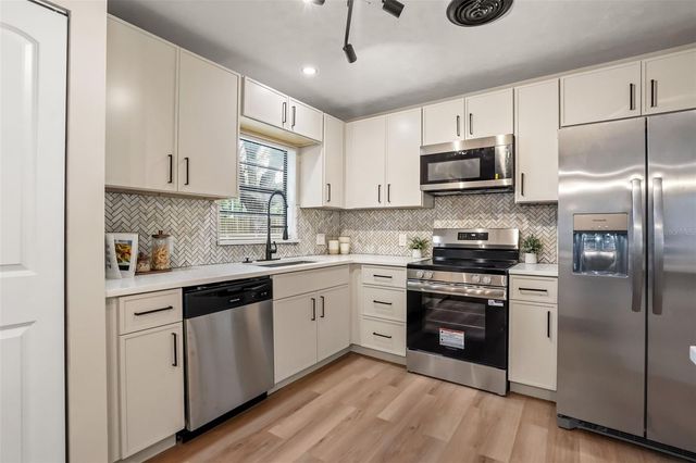 1348 RADCLYFFE ROAD, Orlando, FL 32804