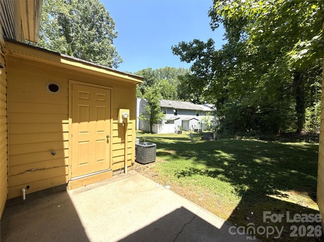4042 Briarhill Drive, Charlotte, NC 28215