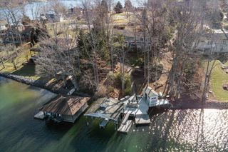 1031 Lakemount DR, Moneta, VA 24121