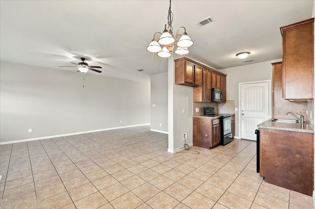 902 Parkplace Ridge, Princeton, TX 75407