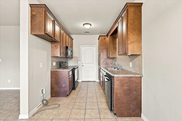 902 Parkplace Ridge, Princeton, TX 75407