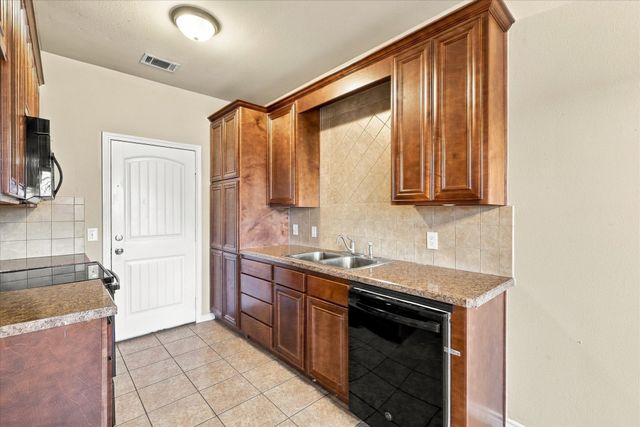 902 Parkplace Ridge, Princeton, TX 75407