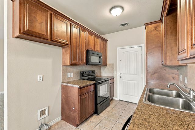 902 Parkplace Ridge, Princeton, TX 75407