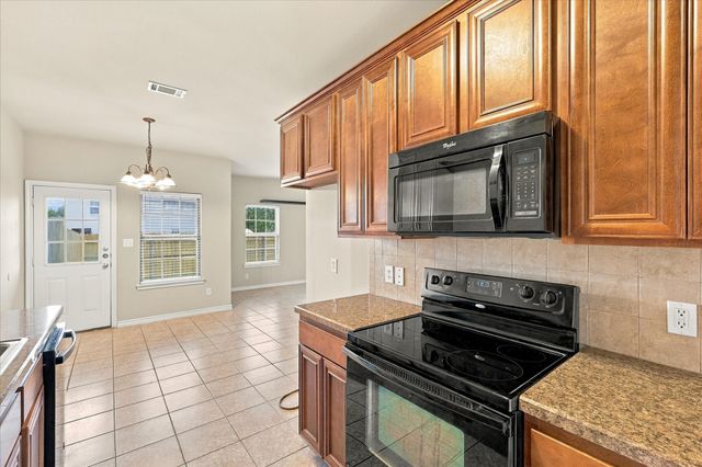 902 Parkplace Ridge, Princeton, TX 75407