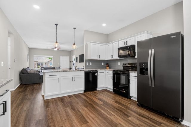 1939 Auburn Hills Drive, Benton, AR 72015