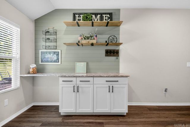 1939 Auburn Hills Drive, Benton, AR 72015