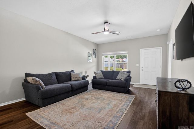 1939 Auburn Hills Drive, Benton, AR 72015